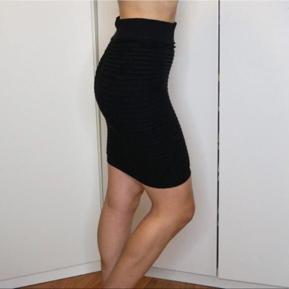 BCBGeneration Black Seamless Skirt Size XS/S - Picture 2 of 7